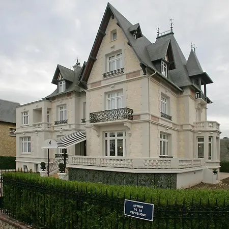 Hotel 81 L'hotel 3*