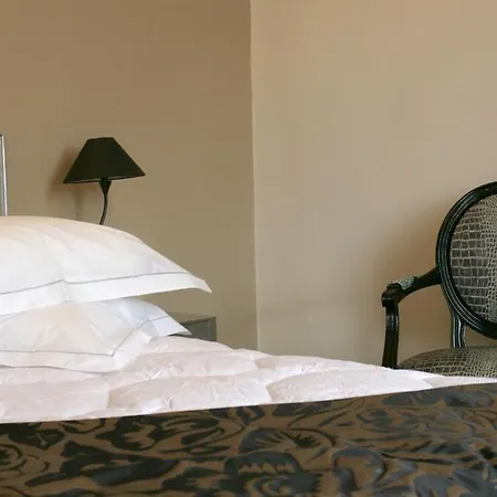 81 L'hotel Hotel 3*