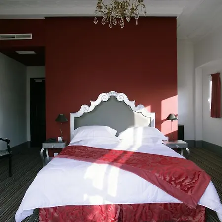 81 L'hotel Hotel 3*