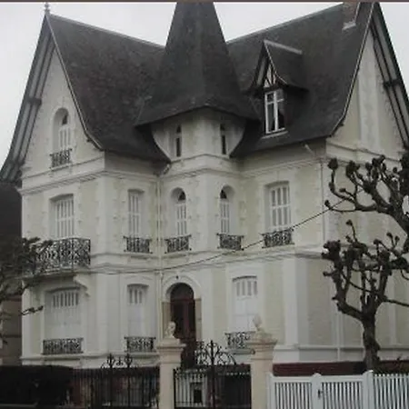 81 L'hotel